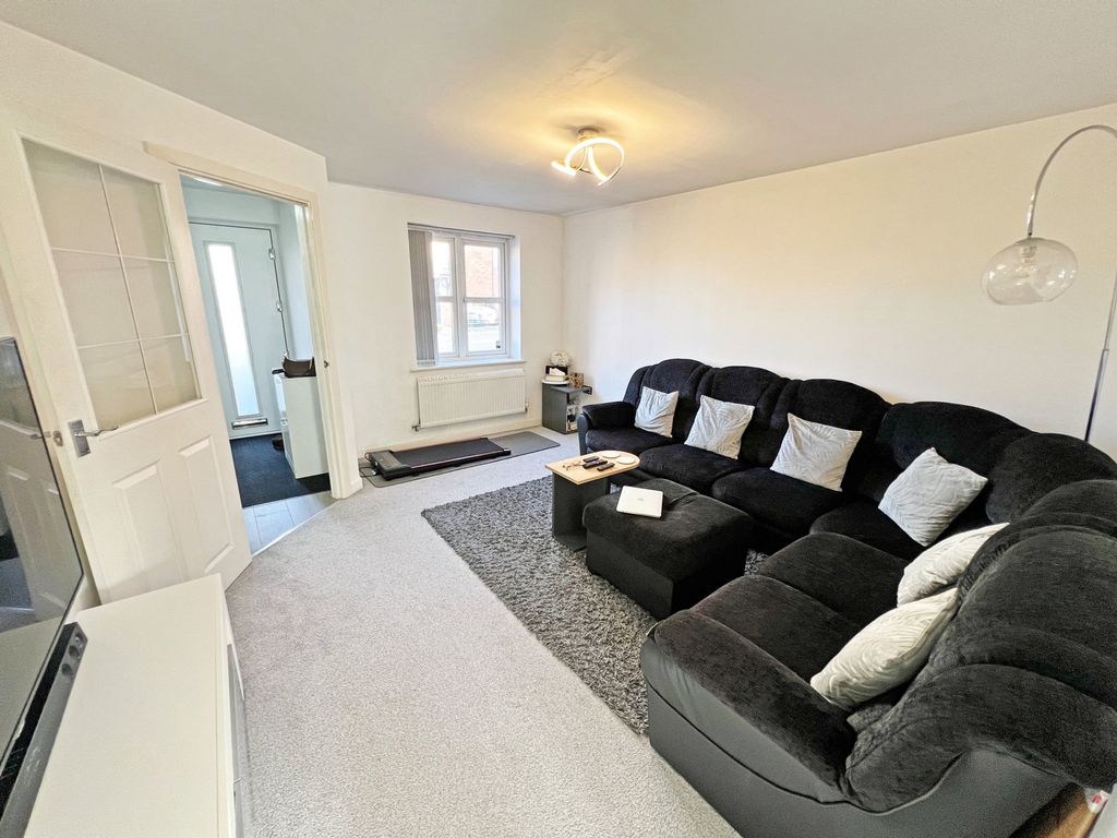 Wye Close, Leicester, Leicestershire LE4, 3 bed semi-detached house for ...