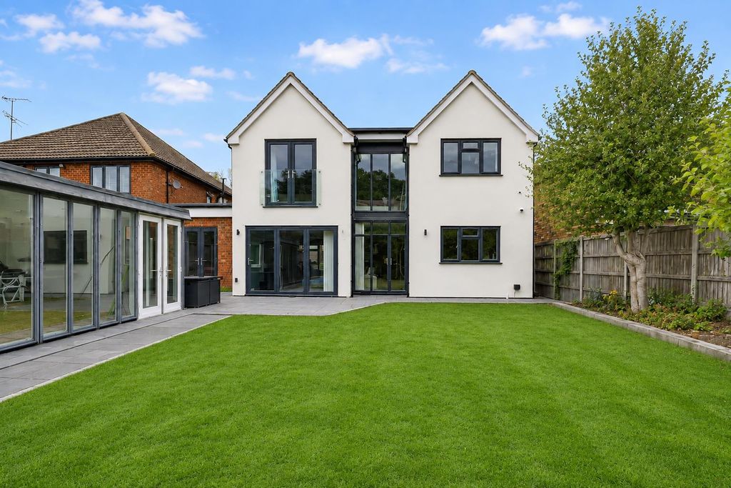 Property photo 1 of 31