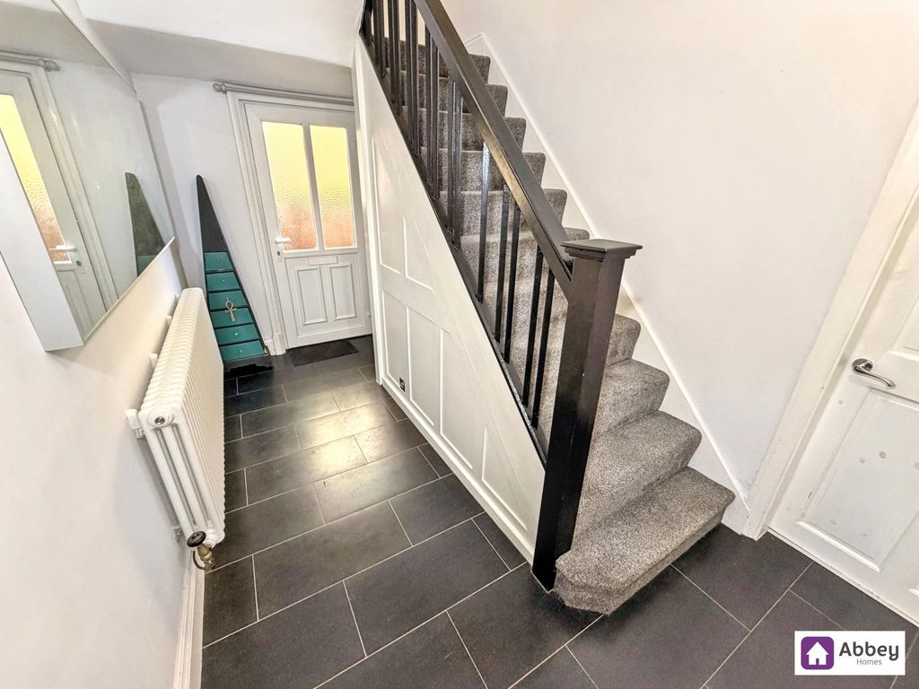 Property photo 2 of 15 Entrance Hall