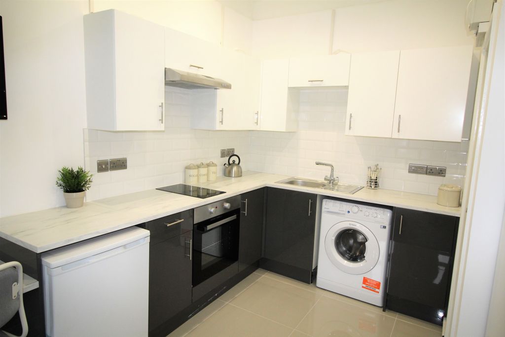 Property photo 2 of 3