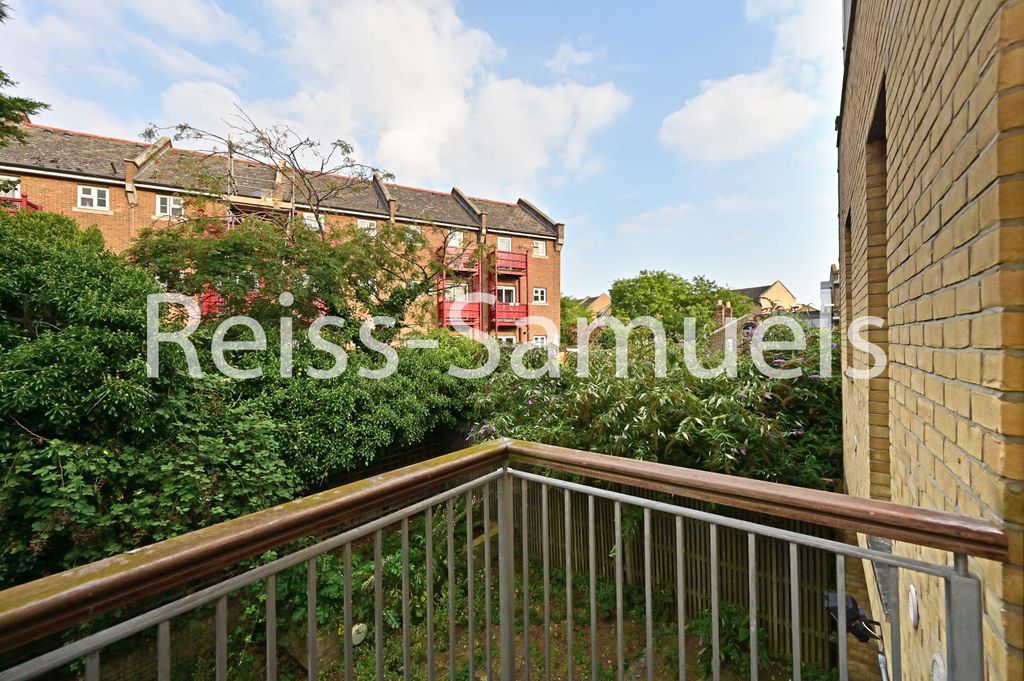 Property photo 3 of 17