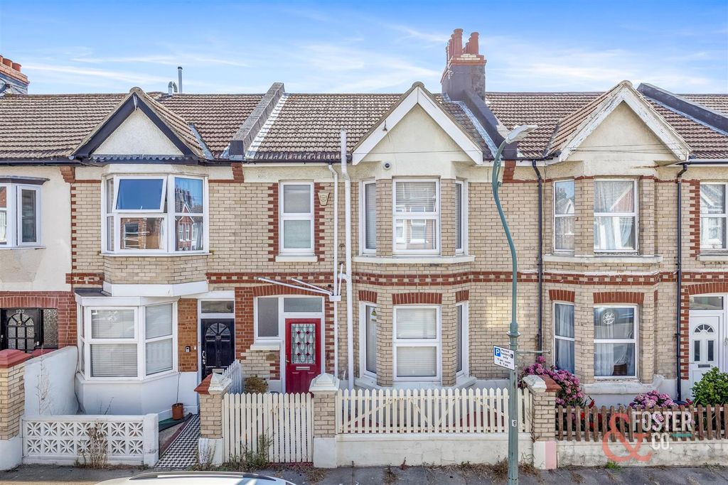 Property photo 1 of 18 St Leonards Avenue, 123-016.Jpg