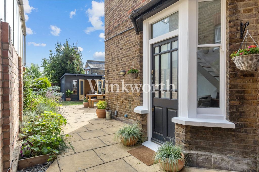 Property photo 1 of 21 Picture No. 23