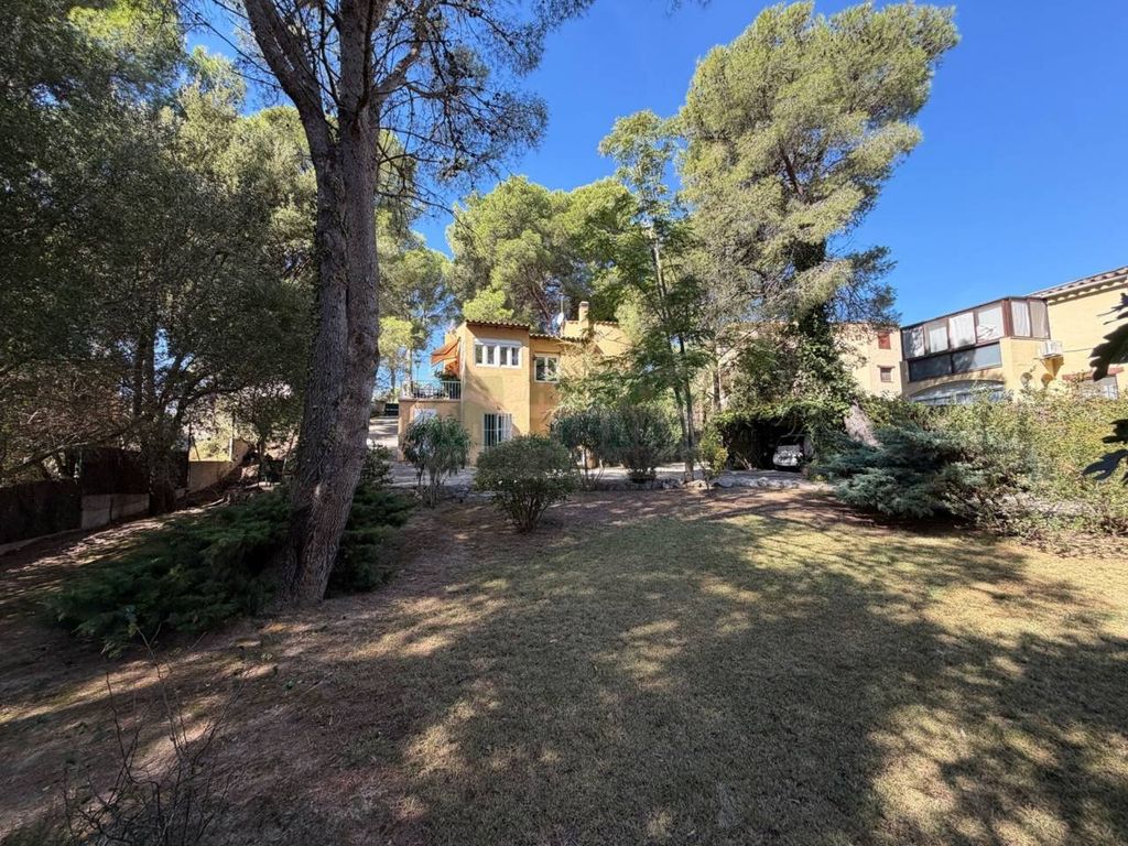 Property photo 3 of 41