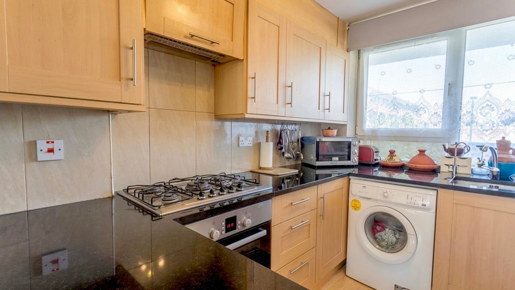 Property photo 3 of 10 Picture No. 05