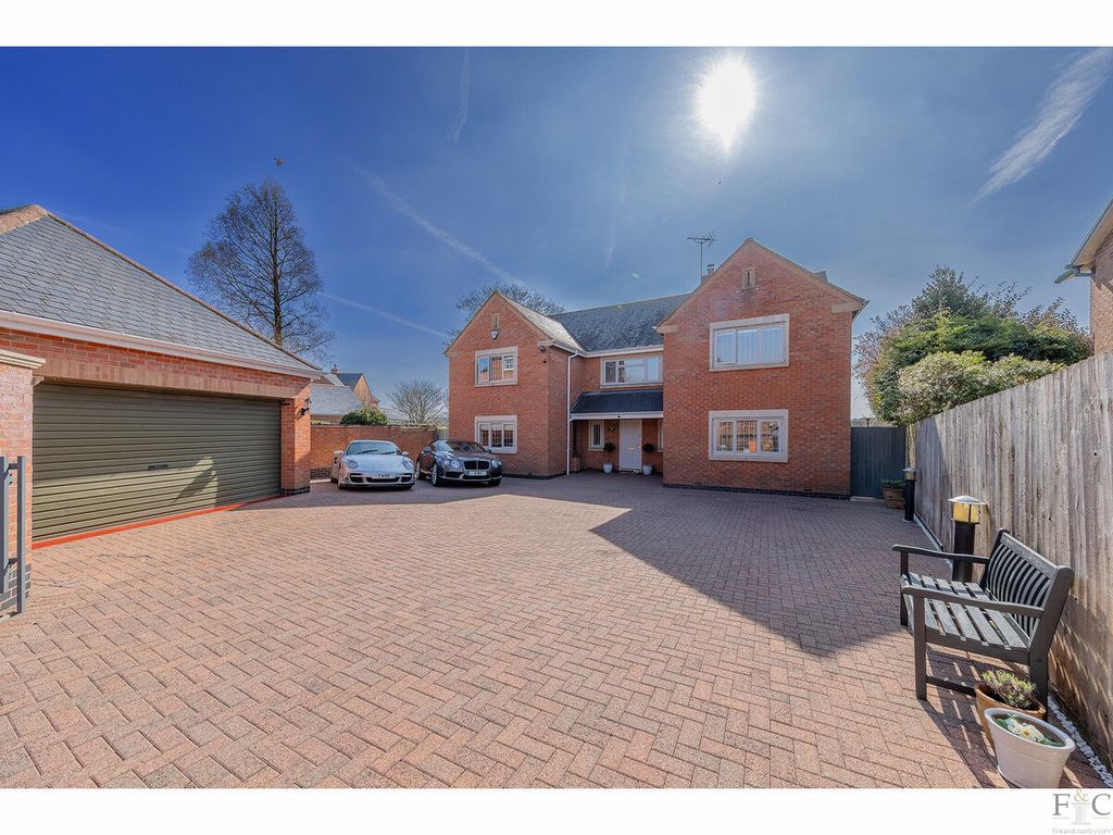 Property photo 2 of 38