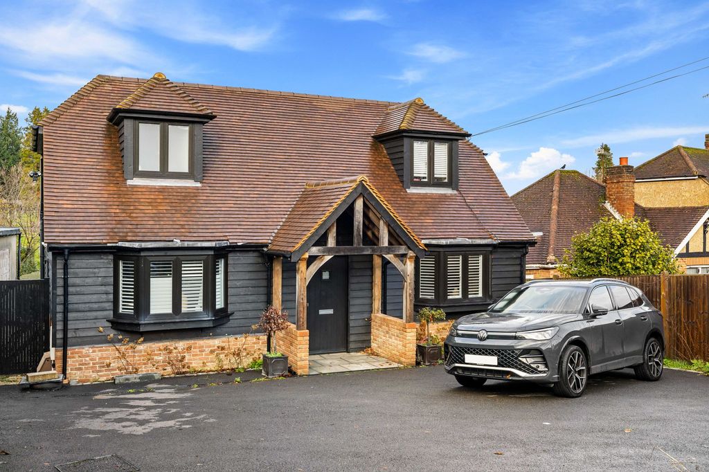 Property photo 1 of 21 Front Aspect