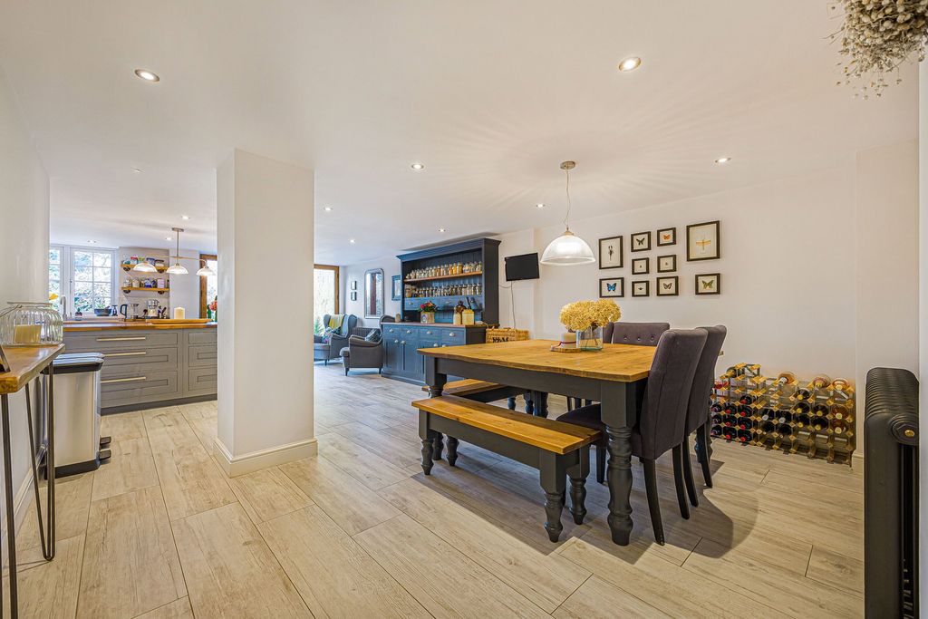 Property photo 2 of 57