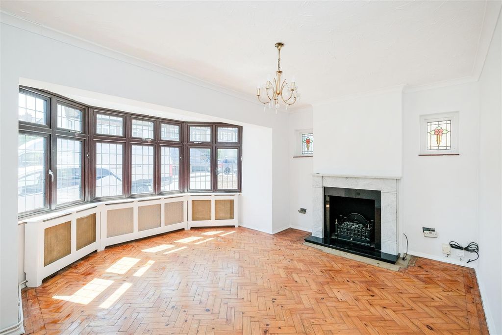 Property photo 2 of 23 7 Empress Avenue-3.Jpg