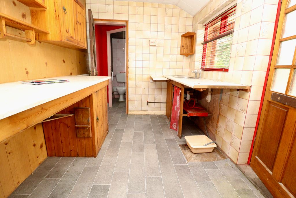 Property photo 3 of 15 Img_3174