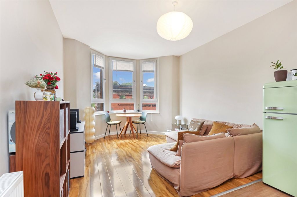Property photo 2 of 11 2