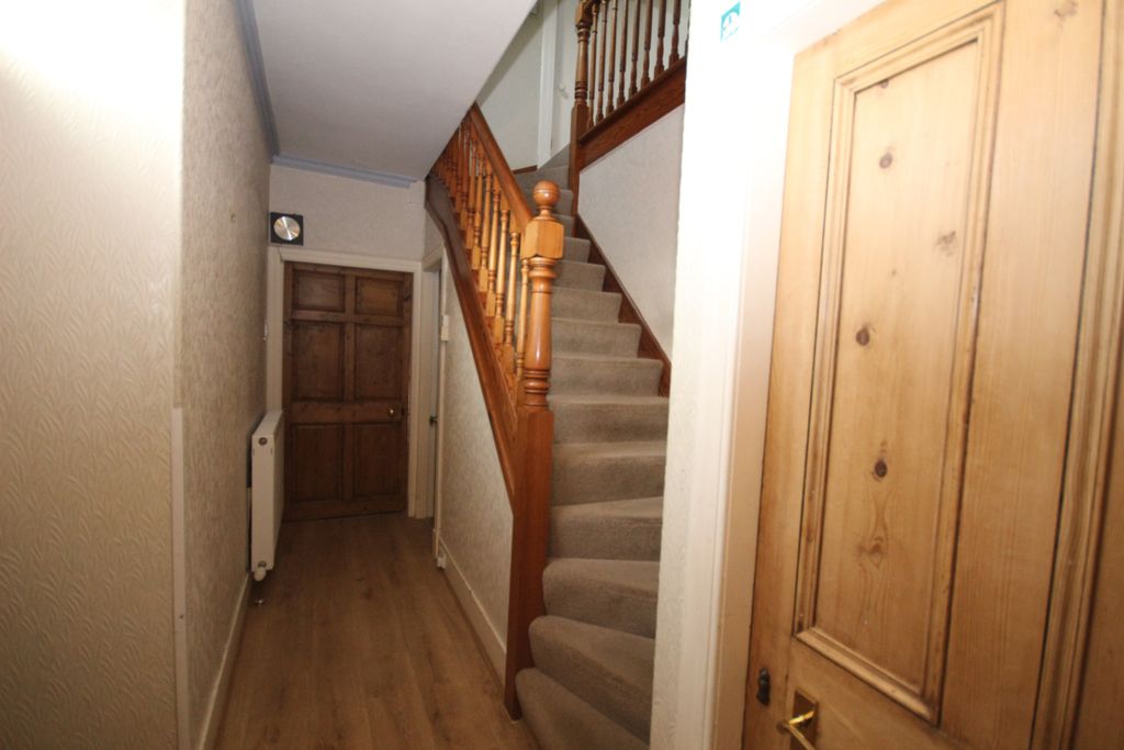 Property photo 2 of 25