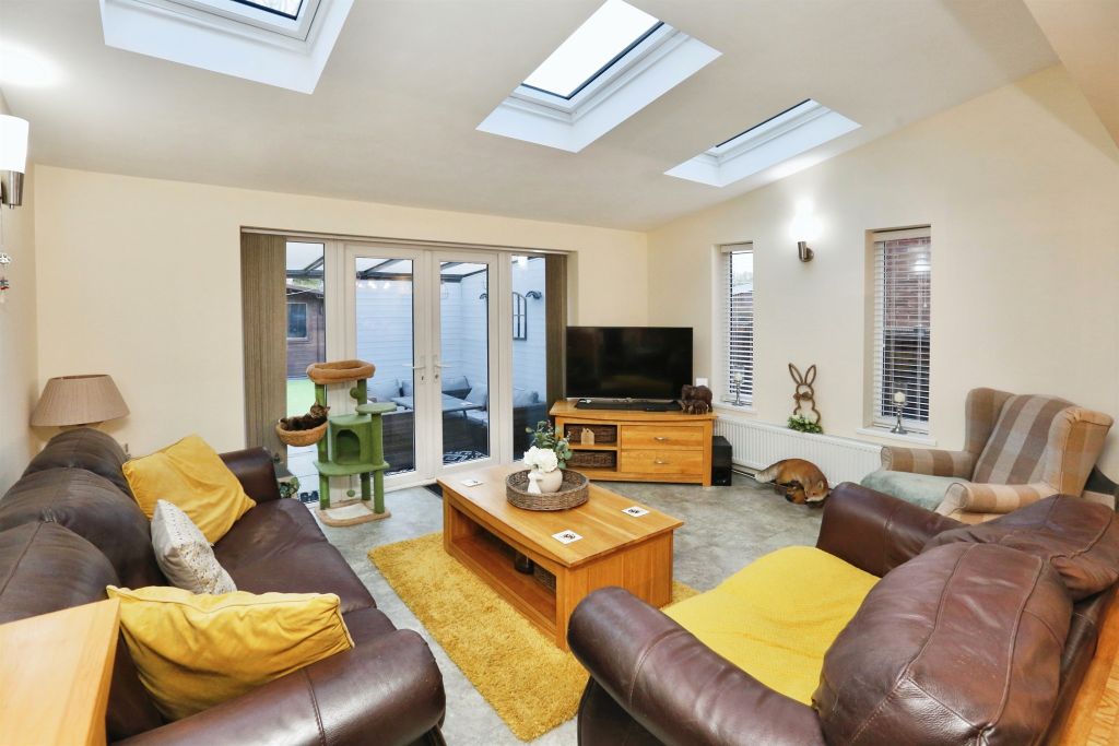 Property photo 3 of 18
