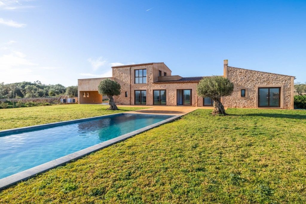 Property photo 3 of 20 Exterior And Pool (2)