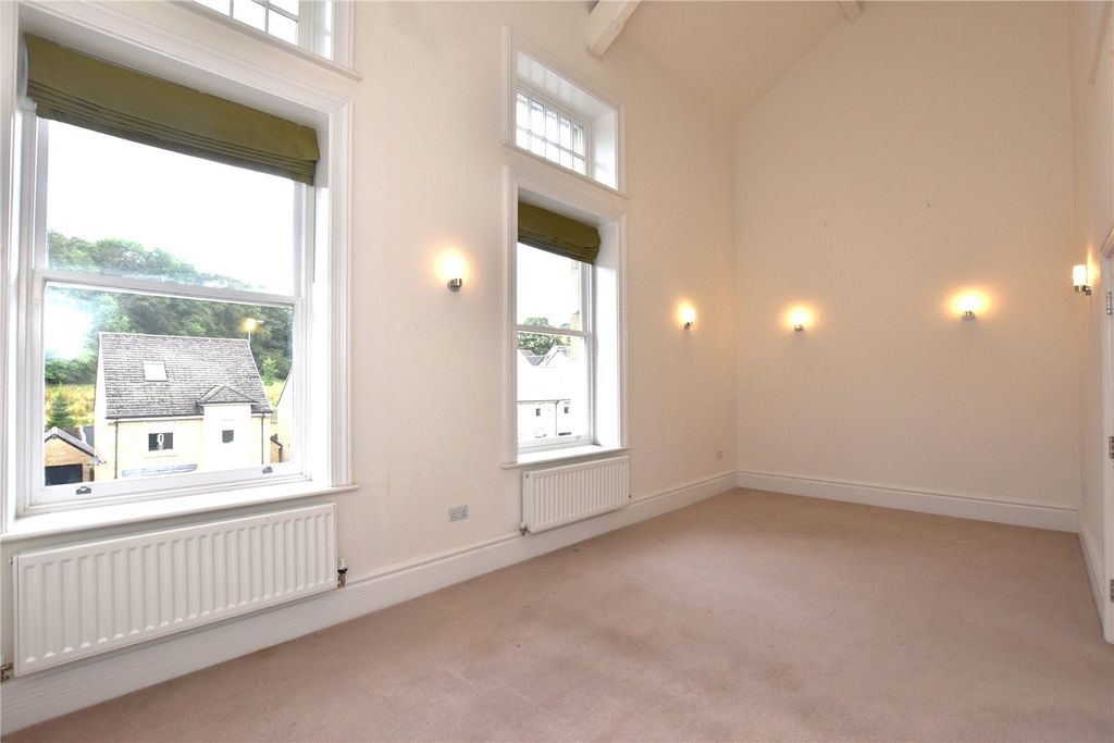 Property photo 2 of 19 Picture No. 31