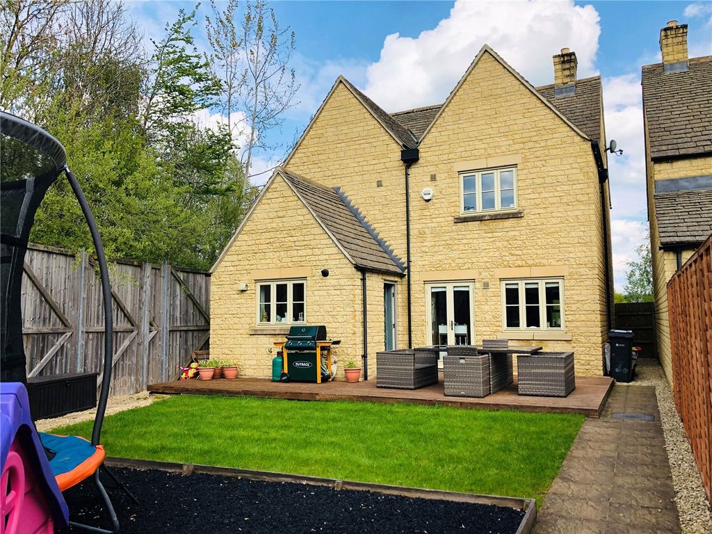 Property photo 2 of 16 Picture No. 15