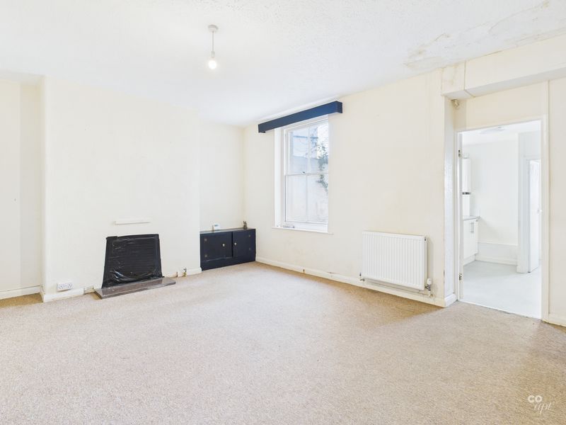 Property photo 3 of 8 Photo 4