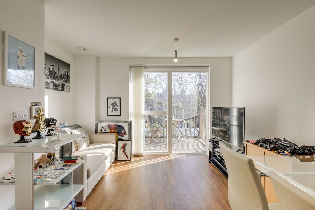 Property photo 2 of 9