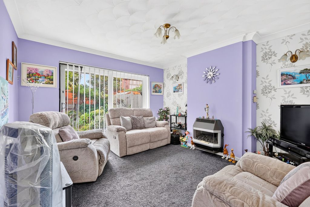 Property photo 3 of 19