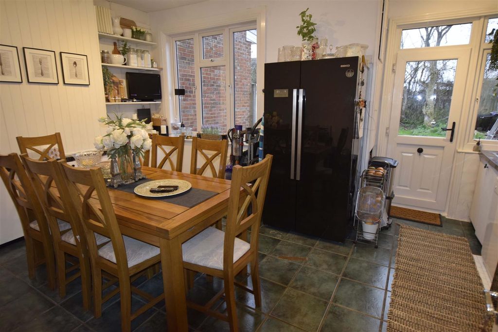 Property photo 3 of 8 Reception 2 (Open Plan).Jpg