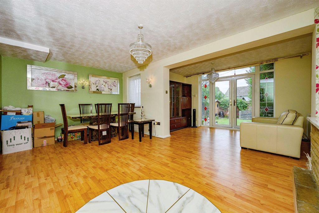 Property photo 3 of 14