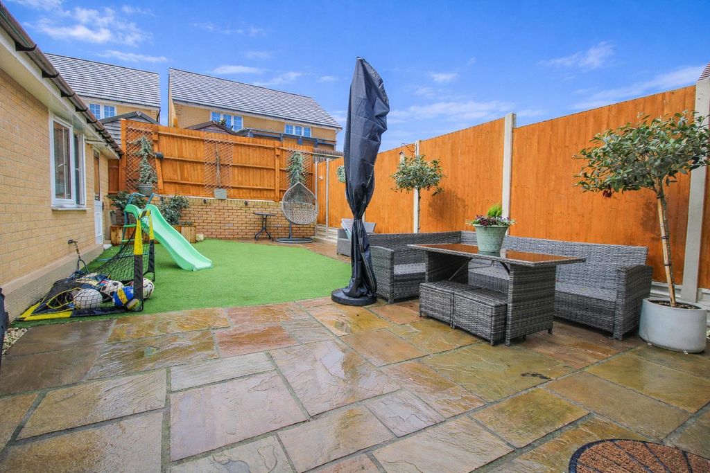 Property photo 3 of 17 Img_1001.Png