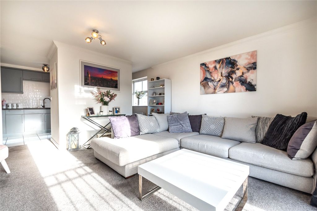 Property photo 3 of 23 Picture No. 11