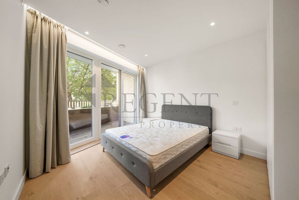 Property photo 3 of 7 Bedroom