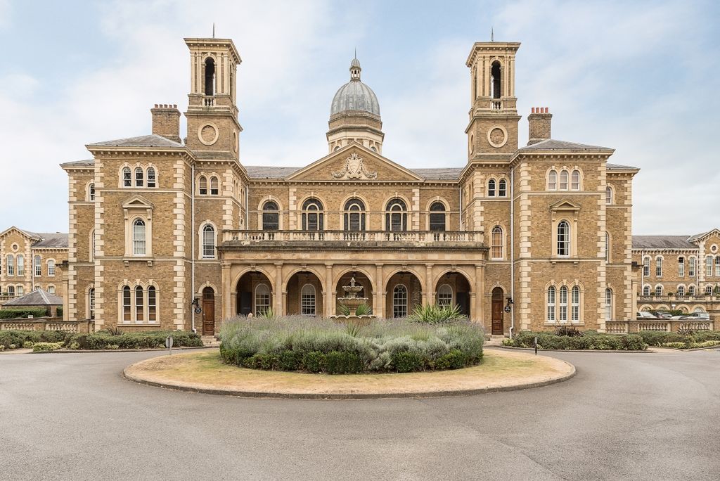 Property photo 1 of 12 The-Dome-Princess...