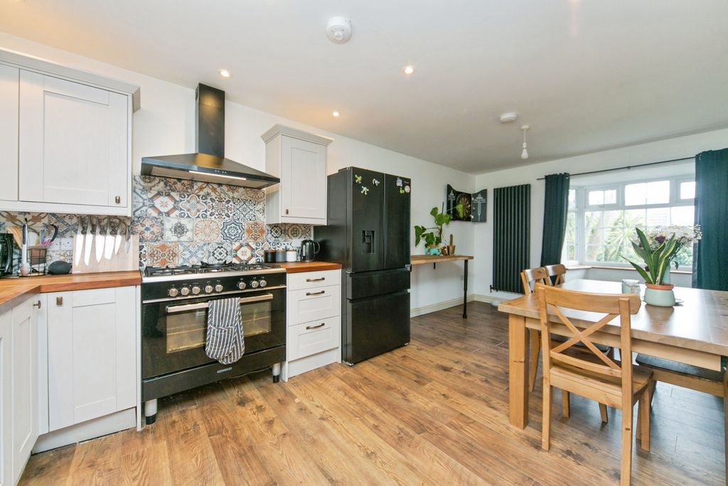 Property photo 2 of 15 Pbox-Img.Jpg