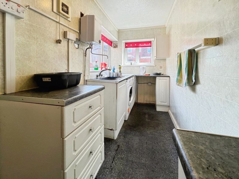 Property photo 3 of 10 Kitchen