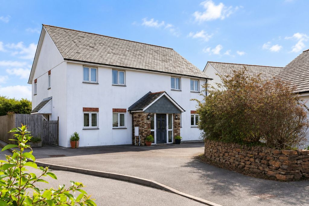 Property photo 1 of 10 External