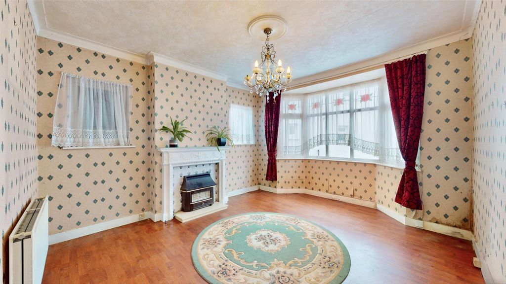 Property photo 2 of 23 92-Burlington-Gardens-10242025_154855.Jpeg