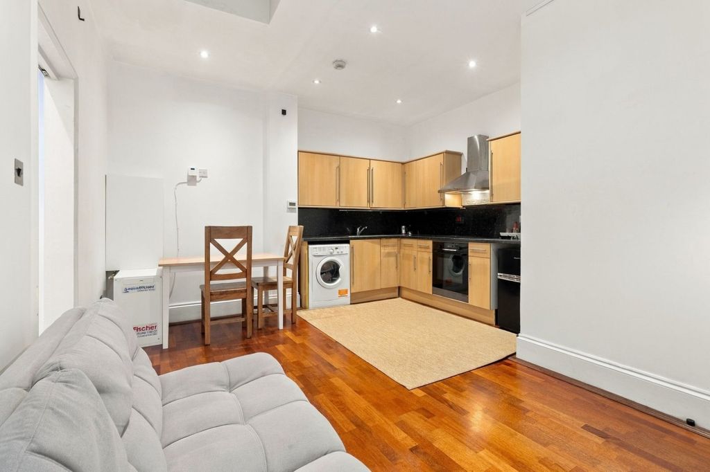 Property photo 1 of 7 Picture No. 09