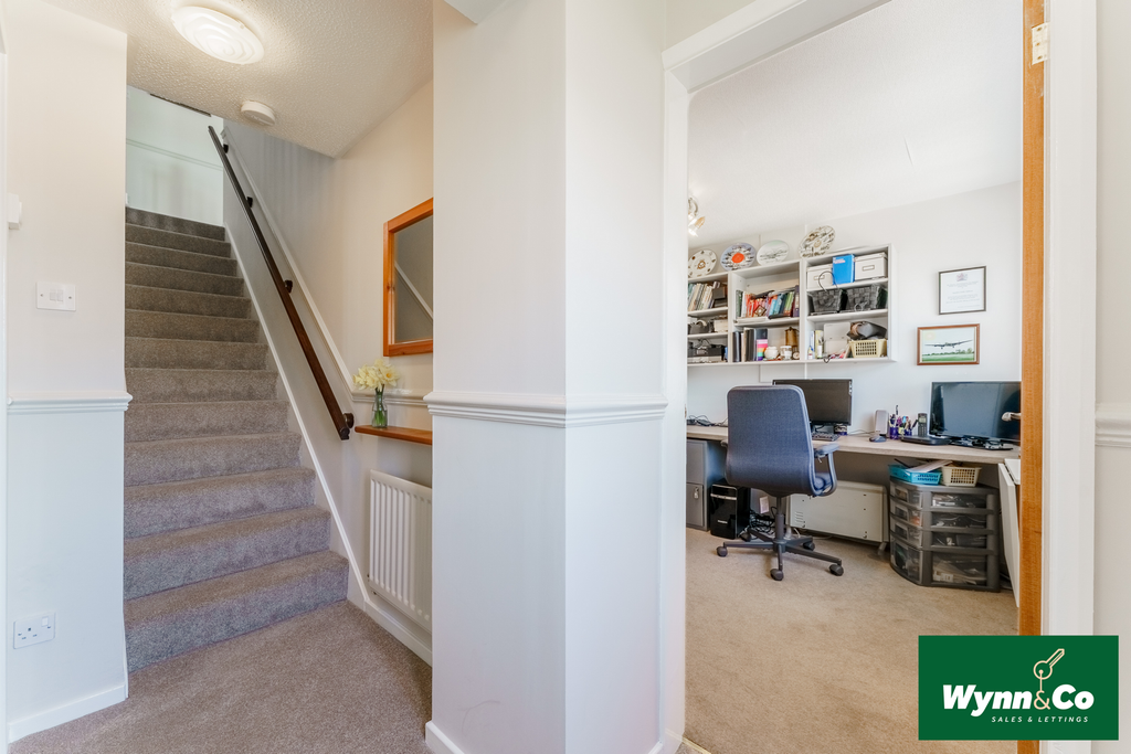 Property photo 2 of 25 Hallway