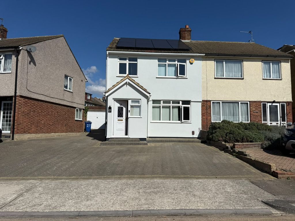 Property photo 1 of 29 Spacious 4 Bedroom Semi-Detached Family Home With Loft Conversion, Driveway & Garden – Grays Rm17