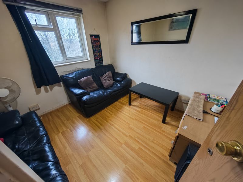 Property photo 2 of 7 Photo 2