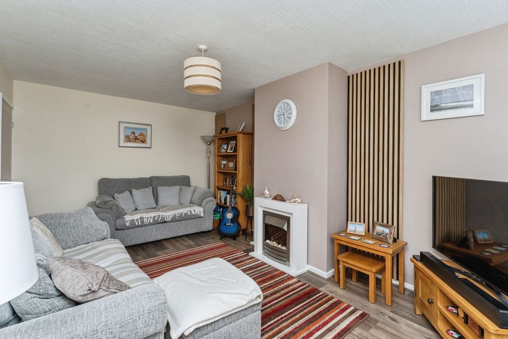 Property photo 2 of 17 Pbox-Img.Jpg