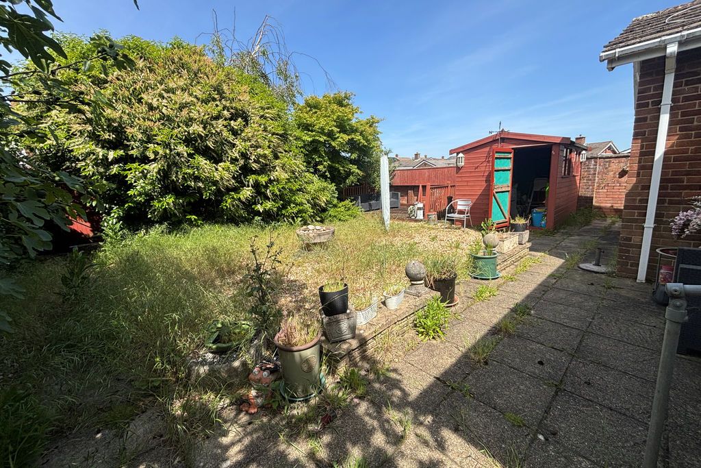 Property photo 3 of 17 Garden
