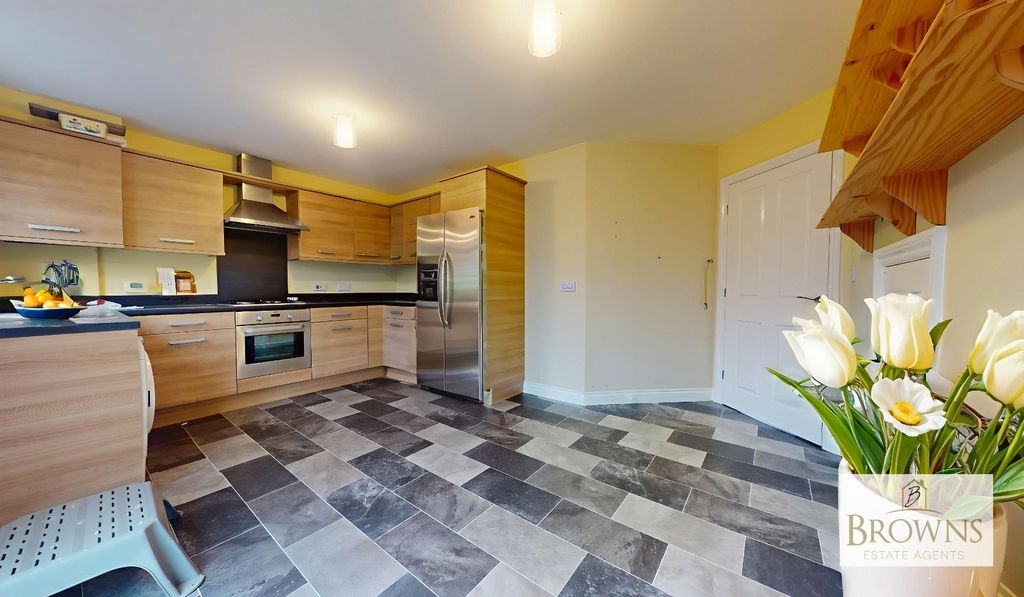 Property photo 2 of 36 4380595