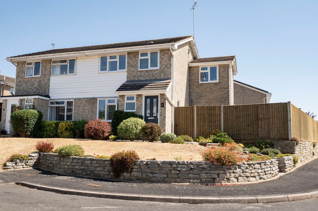 Property photo 1 of 31 Property Frontage