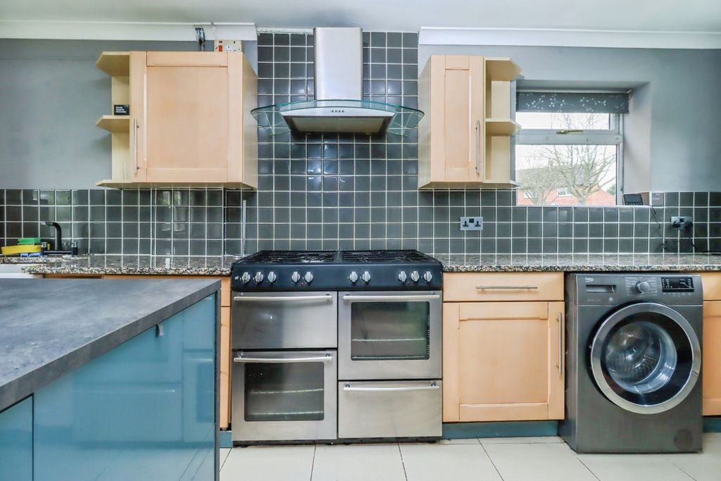 Property photo 3 of 15