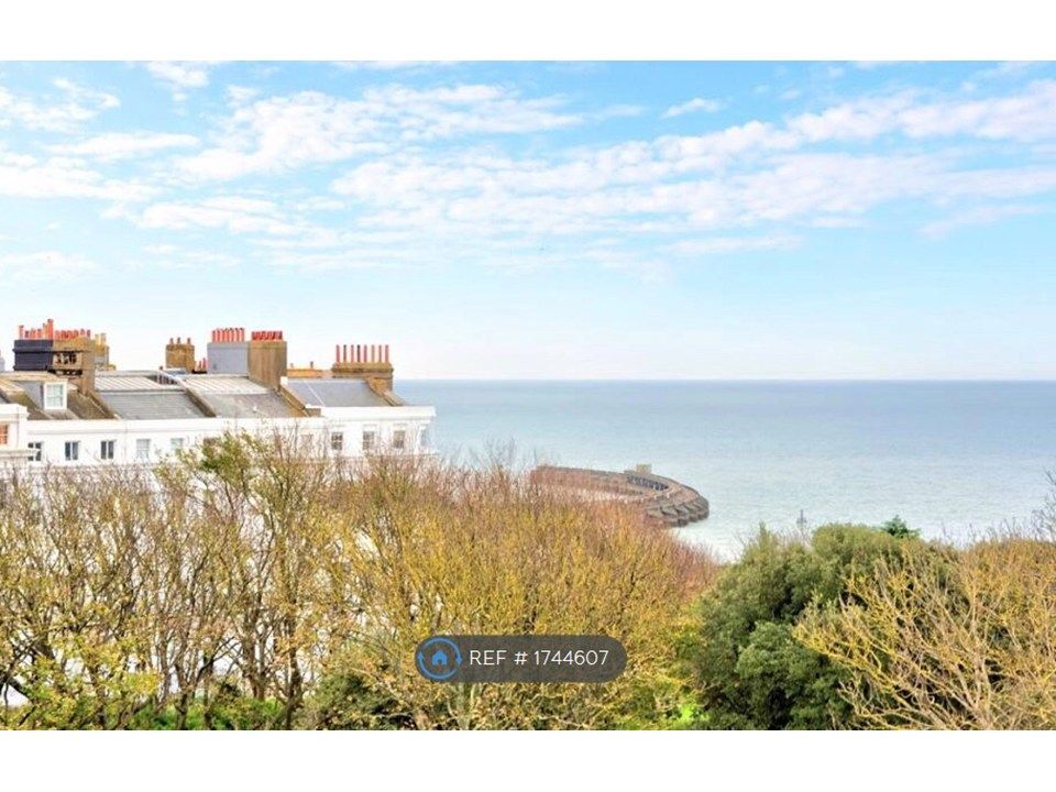 Property photo 2 of 23