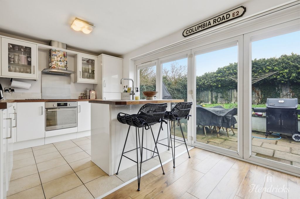 Property photo 3 of 23