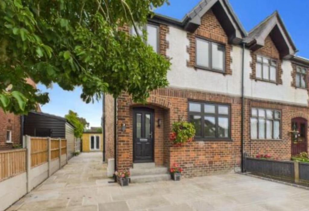 Property photo 1 of 15