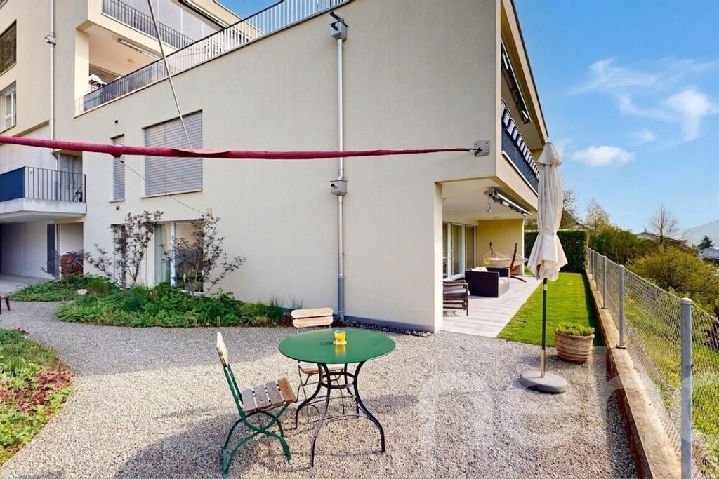Property photo 3 of 12