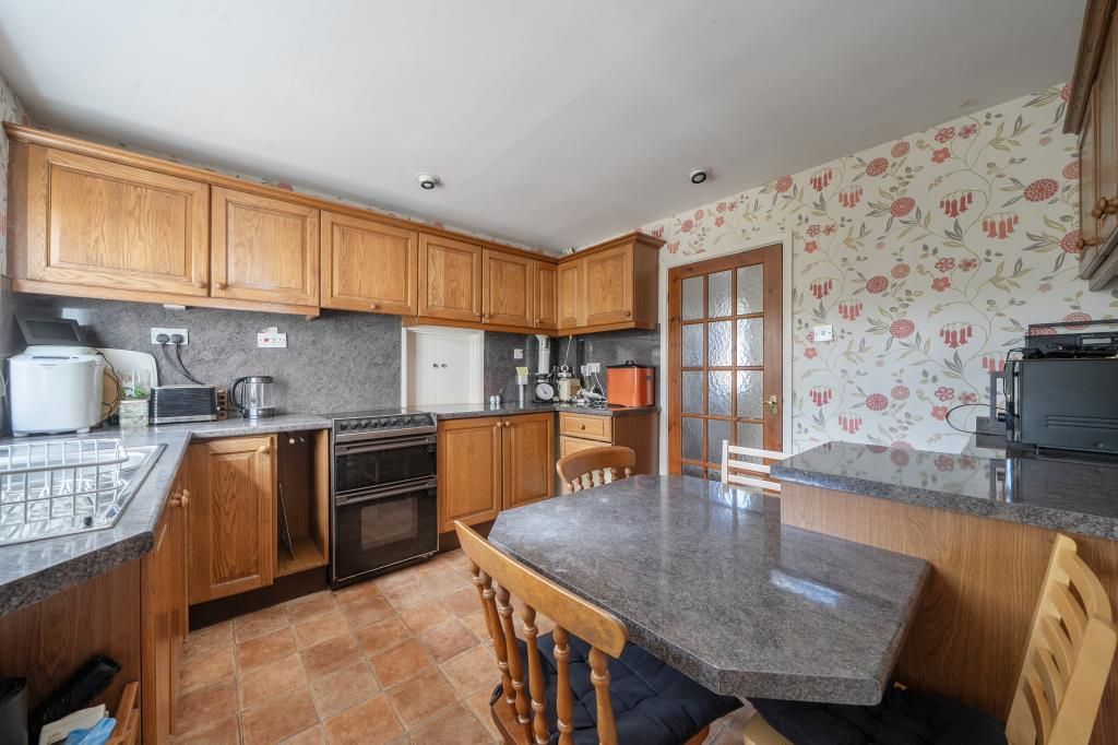 Property photo 3 of 23 Kitchen