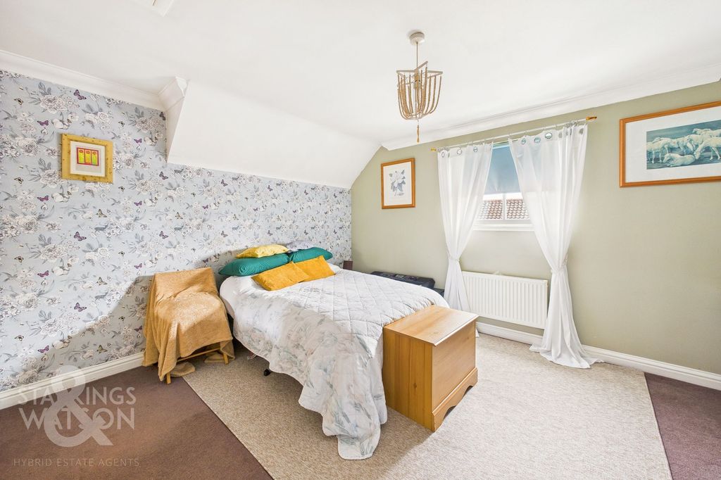Property photo 3 of 26
