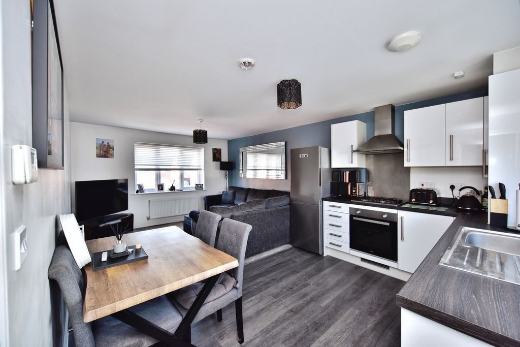 Property photo 3 of 17 Pbox-Img.Jpg