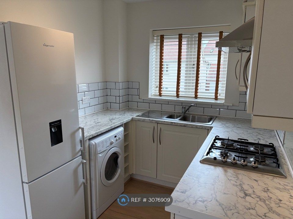 Property photo 2 of 9 Kitchen